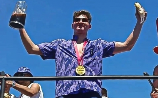 Venden a $30.000 pesos una funda tocada por Julián Álvarez