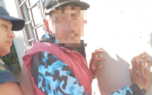 Entraron a su casa, lo golpearon y se pudo salvar encerrándose en el baño