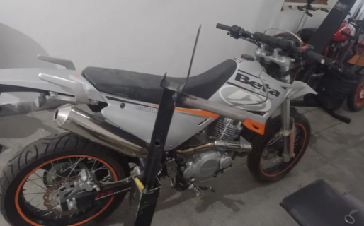 Se robó una moto y las cámaras de seguridad registraron todo lo sucedido
