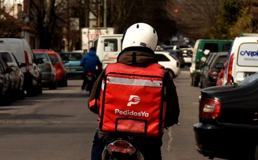 Comodoro: se hacen pasar por repartidores y se comen los pedidos de los clientes