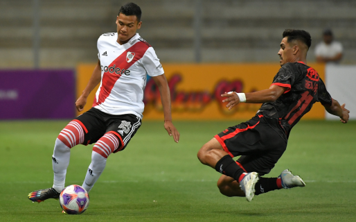 Centurión se vistió del Dibu Martínez, pero River pateó mal y perdió por penales