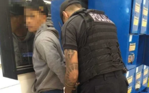 Intentó robar cinco perfumes de un supermercado y terminó detenido