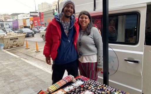 Decidieron vender todo para viajar por el mundo y este martes llegaron a Comodoro