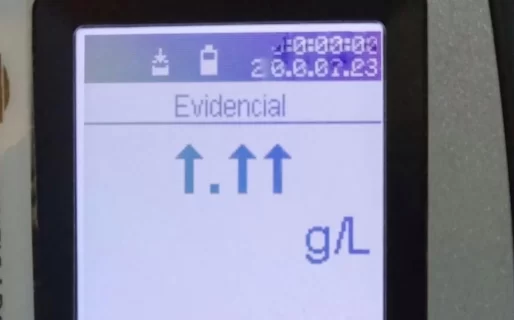 Manejaba tan borracho que el alcoholímetro no pudo medir su ebriedad