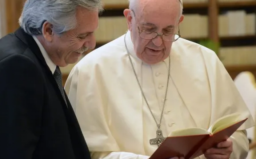 Alberto le contestó al Papa Francisco sus dichos sobre la pobreza: «Era otra realidad cuando gobernó Perón»