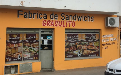 Incendio en rotisería: Se necesitaron 3 dotaciones de bomberos para sofocar las llamas