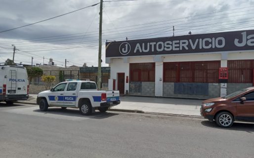 Intentaron robarle en su local, sacó un arma y disparó al cielo para que los ladrones se vayan