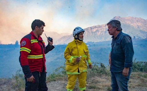 Contuvieron el incendio en El Hoyo y el intendente descartó participación de la RAM