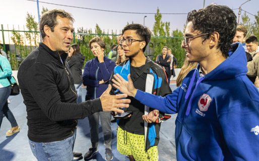 El municipio inauguró un playón deportivo construido por vecinos del barrio de Kilometro 4