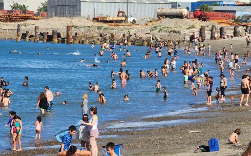 A usar protector, sombrilla y visera: la máxima llegará a 33 grados en Comodoro