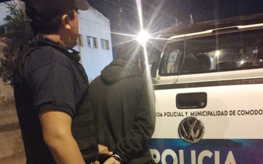 Lo vieron robar un neumático de un vehículo y terminó detenido