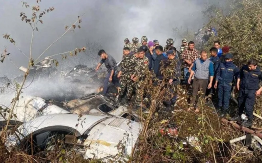 Tragedia aérea deja 67 muertos, entre ellos un argentino, al estrellarse un avión