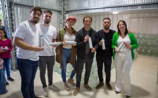 Abrió una nueva planta de agua mineral en Río Pico y Luque participó en su inauguración