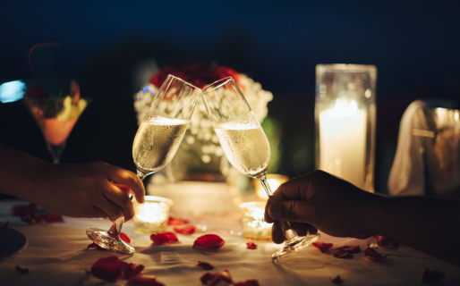 Una insólita velada con besos, viagra y champagne que acabó mal