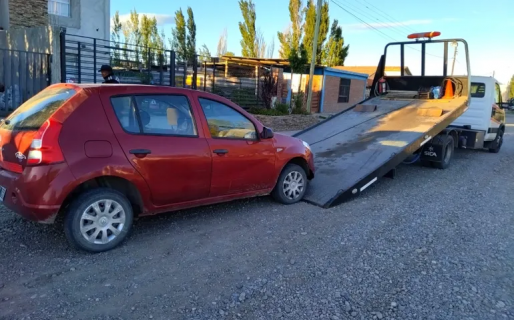 Quiso escapar de la Policía, volcó y huyó a pie: fue detenido