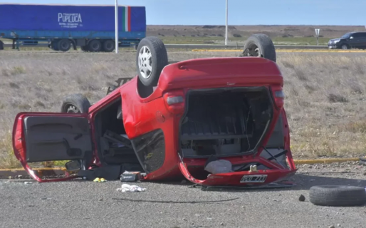Vuelco en Ruta 3: dos personas resultaron gravemente heridas