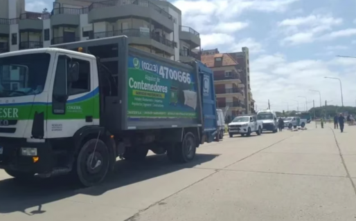 Andaba en bicicleta, quiso esquivar un pozo y la atropelló un camión de basura