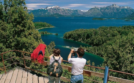 Viaje a la cordillera, la costa o las cataratas: ¿cuánto cuesta un pasaje de última hora?