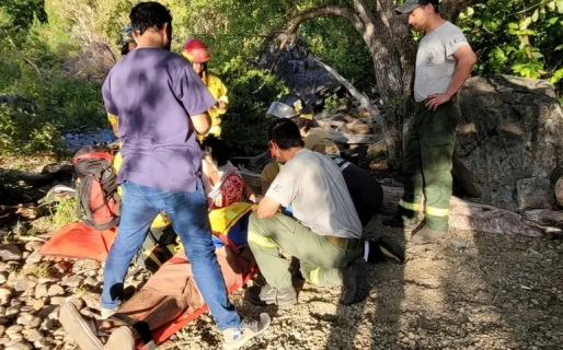 Se tiró al agua desde 25 metros de altura y fue hospitalizado