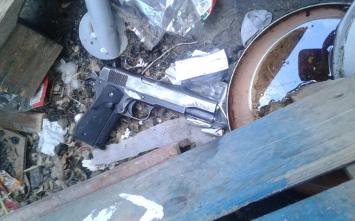 Amenazó a su expareja con un arma y fue detenido