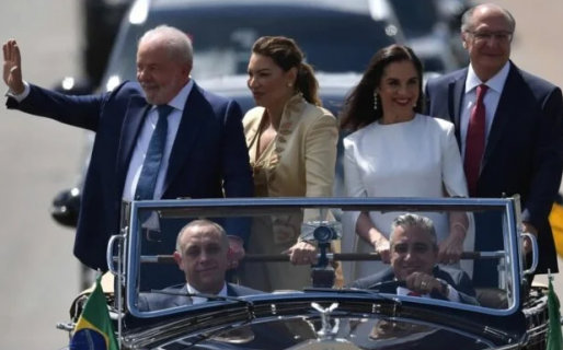 Lula asumió su tercer mandato como presidente de Brasil: “Al terror y violencia responderemos con las leyes”