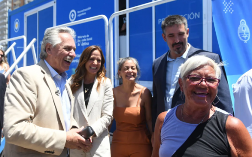 Insultos y silbidos contra Alberto Fernández en Miramar luego de inaugurar una cancha