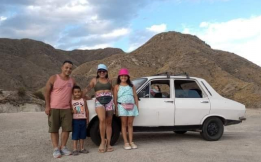 Unieron Entre Ríos con Mendoza a bordo de un Renault 12 con medio motor