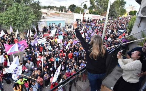 Masiva caminata en apoyo a la candidatura de Leila Lloyd Jones en Trelew