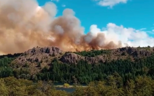El incendio en el Parque “Los Alerces” ya lleva afectando 300 hectáreas