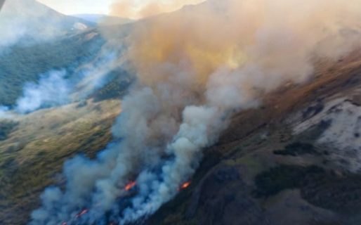 La zona de «Los Alerces» sigue muy complicada y se sumarán más brigadistas
