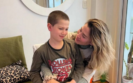 Jimena Barón se quejó de que Momo deja olor a pis en el baño y abrió debate en las redes