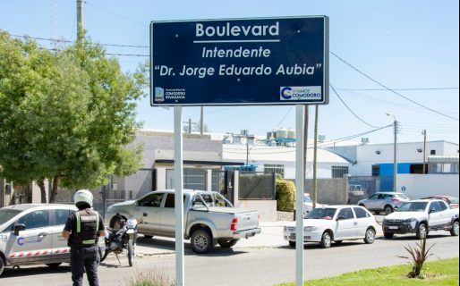 Se realizó un homenaje al ex intendente Jorge Aubía con la imposición de su nombre a un boulevard