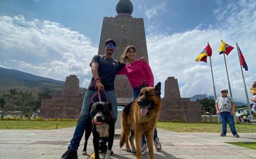 Son de Comodoro, viajan a bordo de un motorhome con sus perros y su objetivo es llegar a Alaska