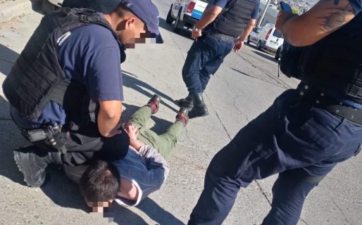 Intentó robarle la moto a un policía y tras un forcejeo, terminó detenido
