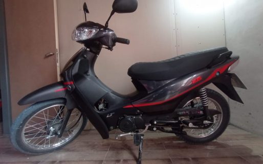 Roban motos hasta con la gente en sus casas