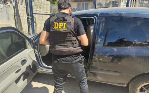 Le robaron sus pertenencias a punta de pistola