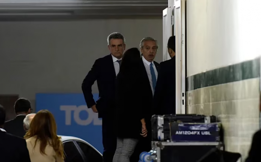 El kirchnerismo propuso crear una comisión para ofrecerle a Cristina Kirchner que sea candidata a presidenta