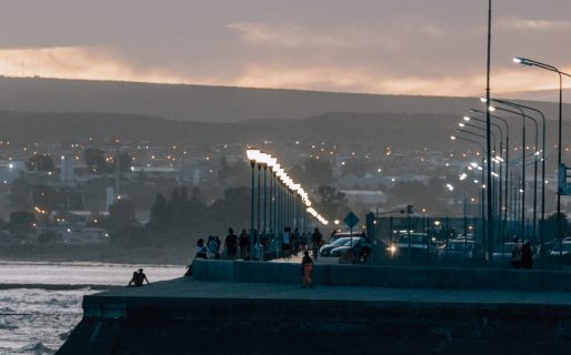 El viento sigue en descenso y el calor igual de intenso