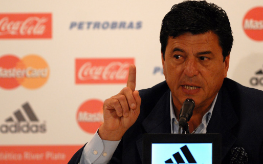 Afirman que Passarella aceptó la invitación y arderá el Monumental