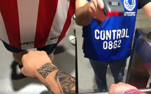 Un hincha de Estudiantes de La Plata se tatuó el QR de su carnet y filmó su entrada al estadio