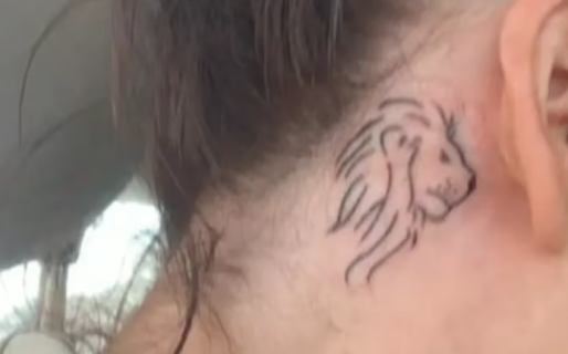Pidió tatuarse un león, pero el resultado final la decepcionó: “No puedo evitar odiarlo”