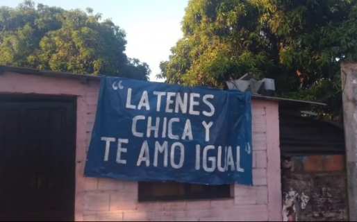 “La tenés chica, pero te amo”: el pasacalle por San Valentín que alteró la calma