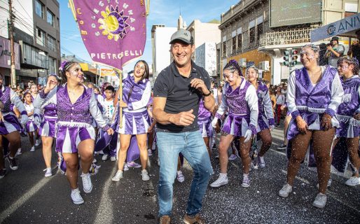 Luque participó de los Carnavales y destacó el importante rol social de las murgas comodorenses