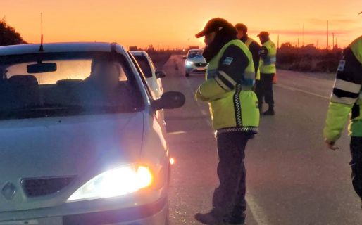 73 conductores retirados de la vía pública y más de 12 mil vehículos controlados durante el fin de semana largo en Chubut