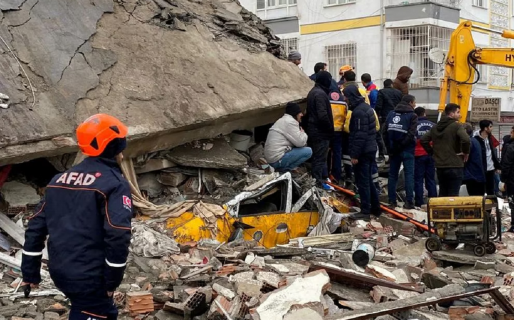 Un terremoto de 7,8 de magnitud dejó más de mil muertos en Turquía y Siria