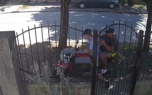 Robar como sea: captaron a un hombre delinquiendo con una pierna ortopédica