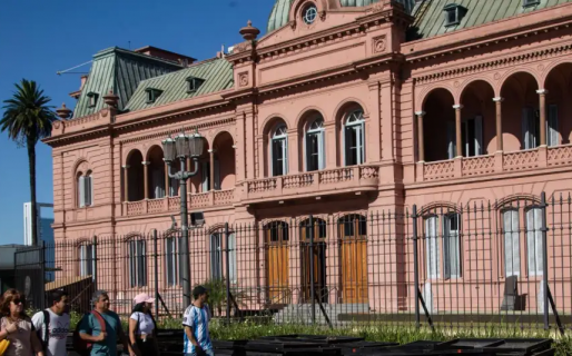 El Gobierno ratificó que el DNU “está vigente” y anticipó un “trámite largo” en la Corte Suprema