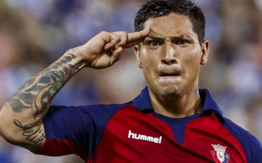 El delantero argentino Chimy Ávila aceptó jugar en la Selección de España y aseguró estar «muy feliz»