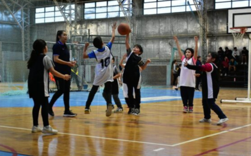 Gran cantidad de actividades deportivas en el Gimnasio Municipal N°2