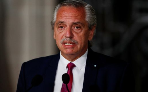 El presidente fue traslado al Hospital Otamendi por un fuerte dolor de espalda